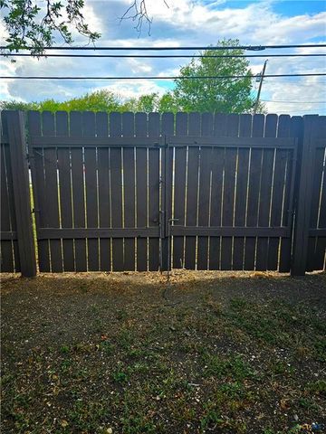 1800 Trimmier RD, Killeen, TX 76541