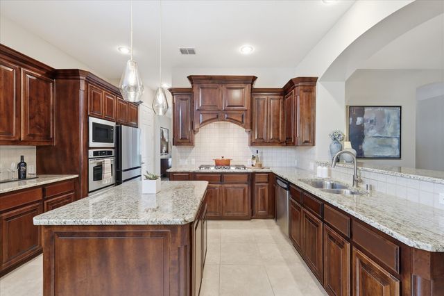 901 Foxworth Court, Allen, TX 75013
