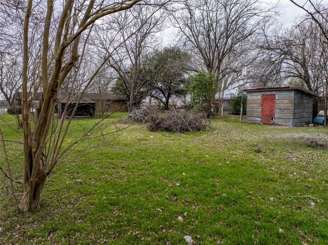 4002 W State Highway 71, La Grange, TX 78945