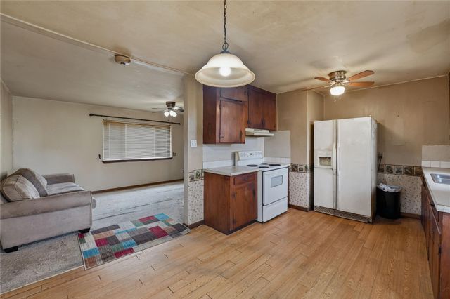 4002 W State Highway 71, La Grange, TX 78945