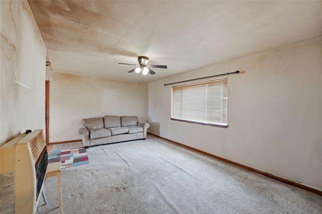 4002 W State Highway 71, La Grange, TX 78945