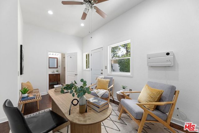 5141 Comercio Avenue, Woodland Hills (los Angeles), CA 91364