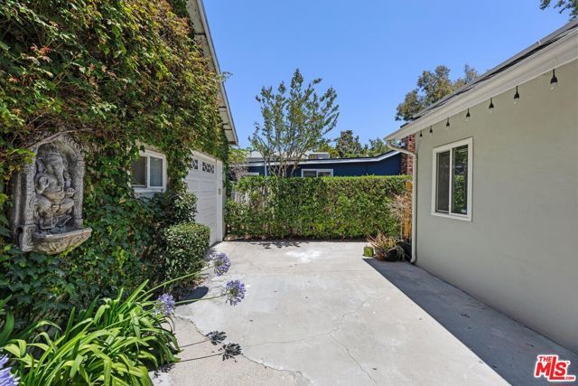 5141 Comercio Avenue, Woodland Hills (los Angeles), CA 91364