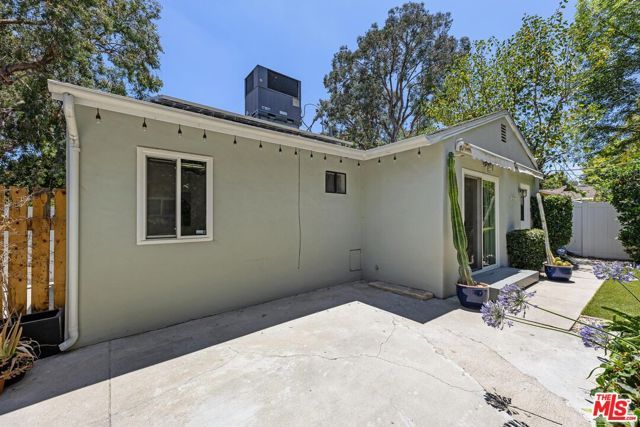 5141 Comercio Avenue, Woodland Hills (los Angeles), CA 91364