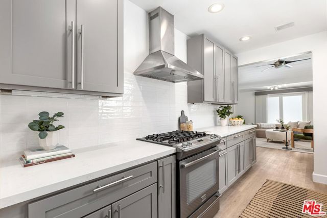 5141 Comercio Avenue, Woodland Hills (los Angeles), CA 91364