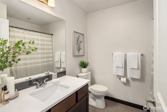 7174 27th Avenue SW, Seattle, WA 98106