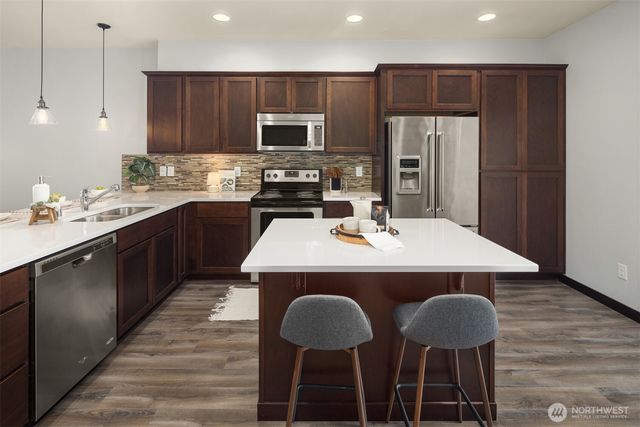 7174 27th Avenue SW, Seattle, WA 98106