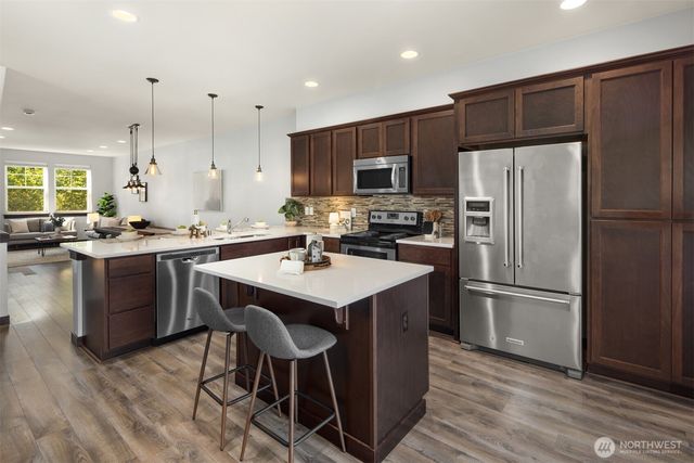 7174 27th Avenue SW, Seattle, WA 98106