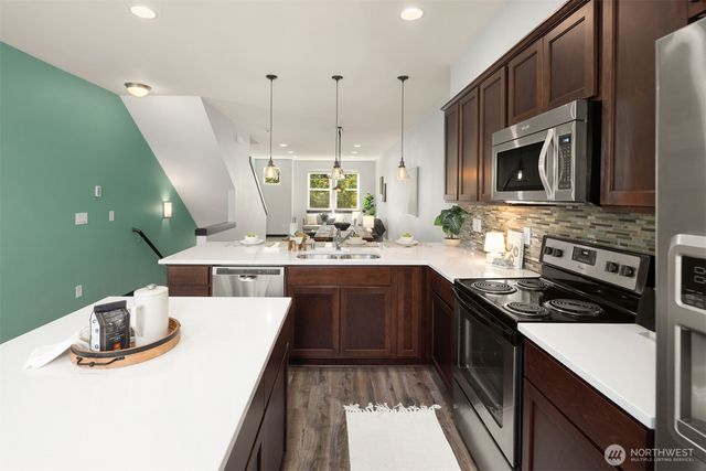 7174 27th Avenue SW, Seattle, WA 98106