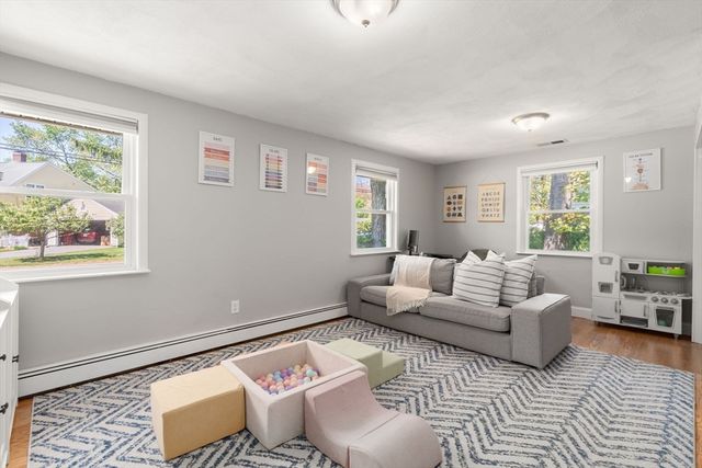 21 Randall Rd, Maynard, MA 01754
