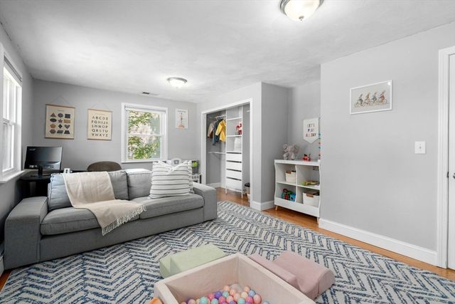 21 Randall Rd, Maynard, MA 01754