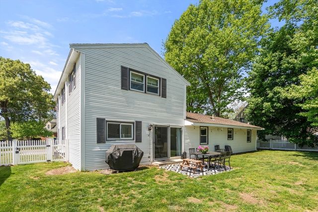 21 Randall Rd, Maynard, MA 01754