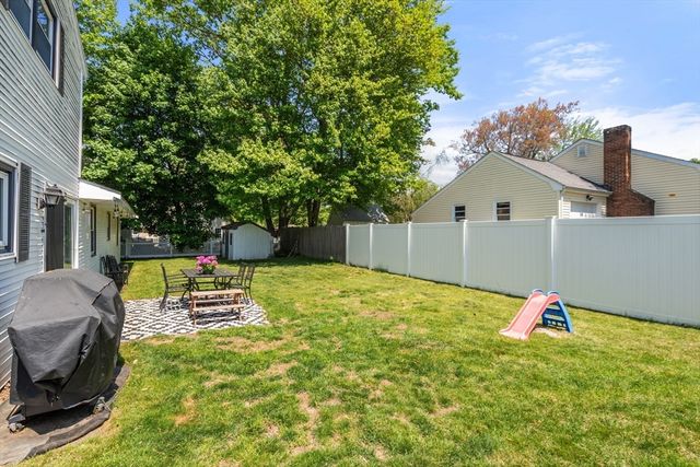 21 Randall Rd, Maynard, MA 01754