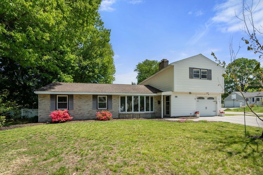 21 Randall Rd, Maynard, MA 01754