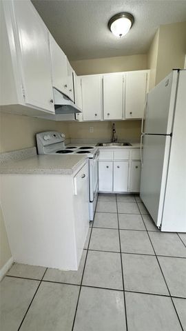 717 SE 16th Street 2, Fort Lauderdale, FL 33316