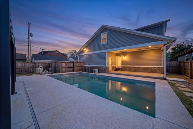405 NW C Street, Bentonville, AR 72712