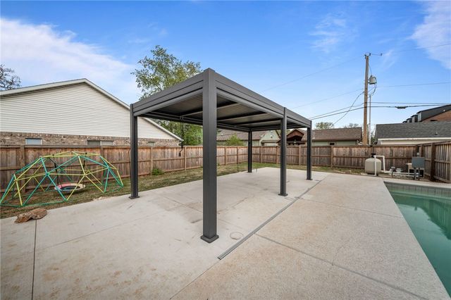 405 NW C Street, Bentonville, AR 72712