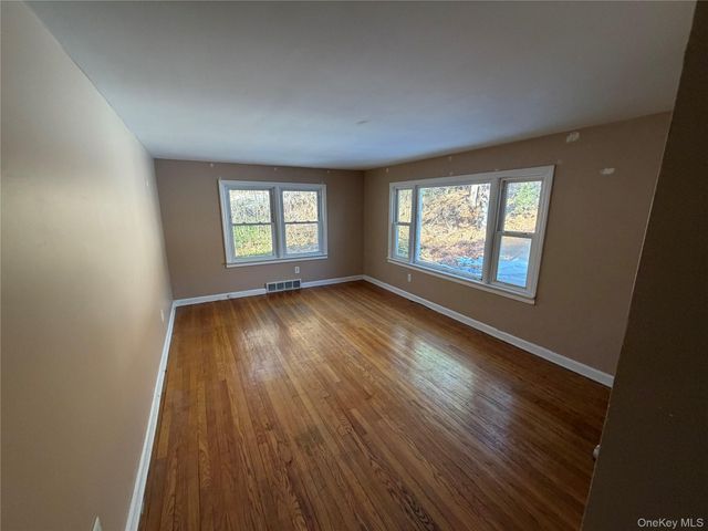 15 Dugan, Hopewell Junction, NY 12533