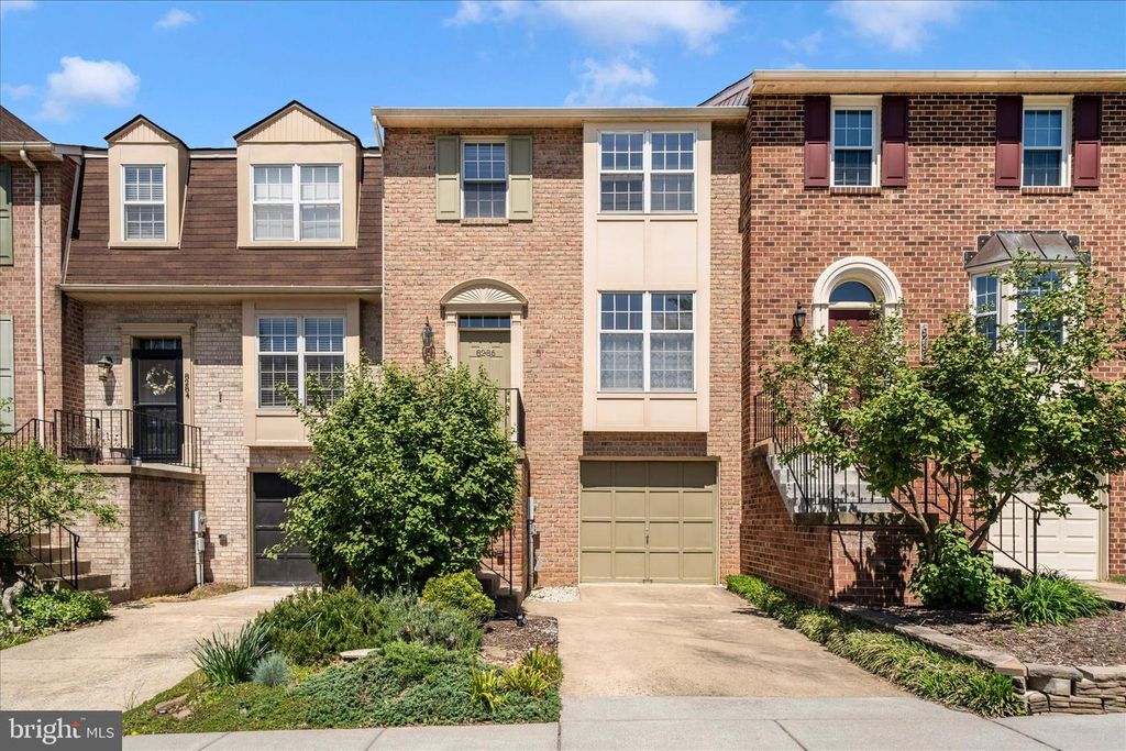 8286 WATERSIDE CT, Frederick, MD 21701