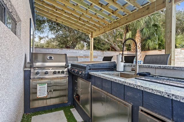 106 E St, St Augustine, FL 32080
