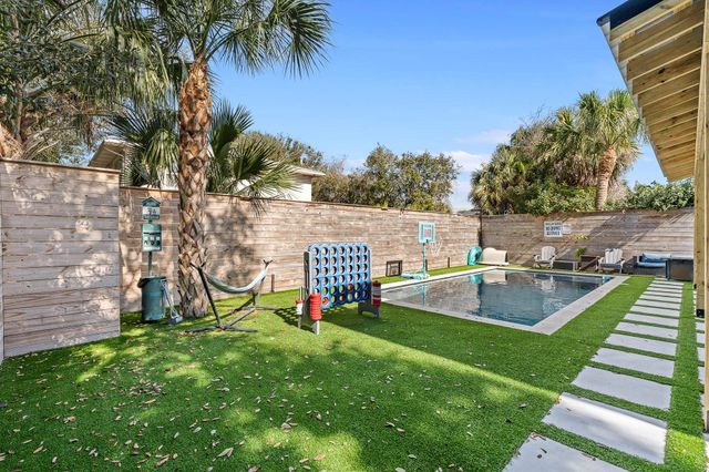 106 E St, St Augustine, FL 32080
