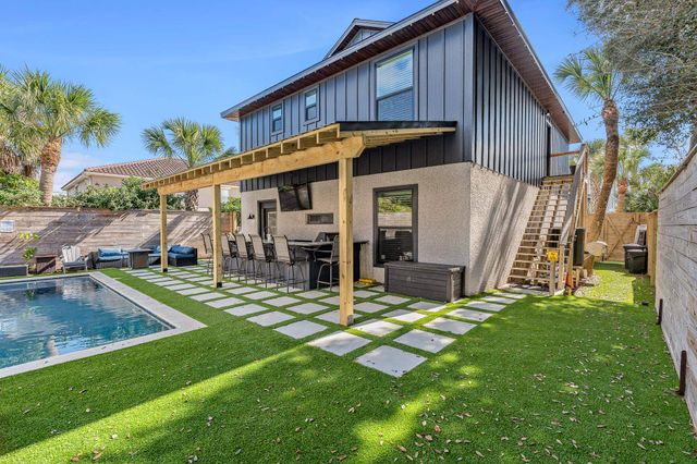 106 E St, St Augustine, FL 32080