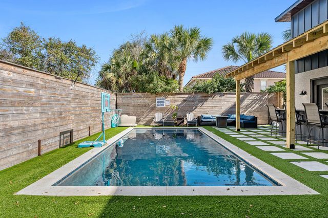 106 E St, St Augustine, FL 32080