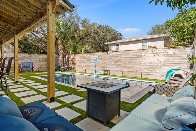 106 E St, St Augustine, FL 32080