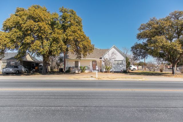 1704 N Martin Luther King Street, San Angelo, TX 76903