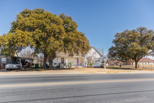 1704 N Martin Luther King Street, San Angelo, TX 76903