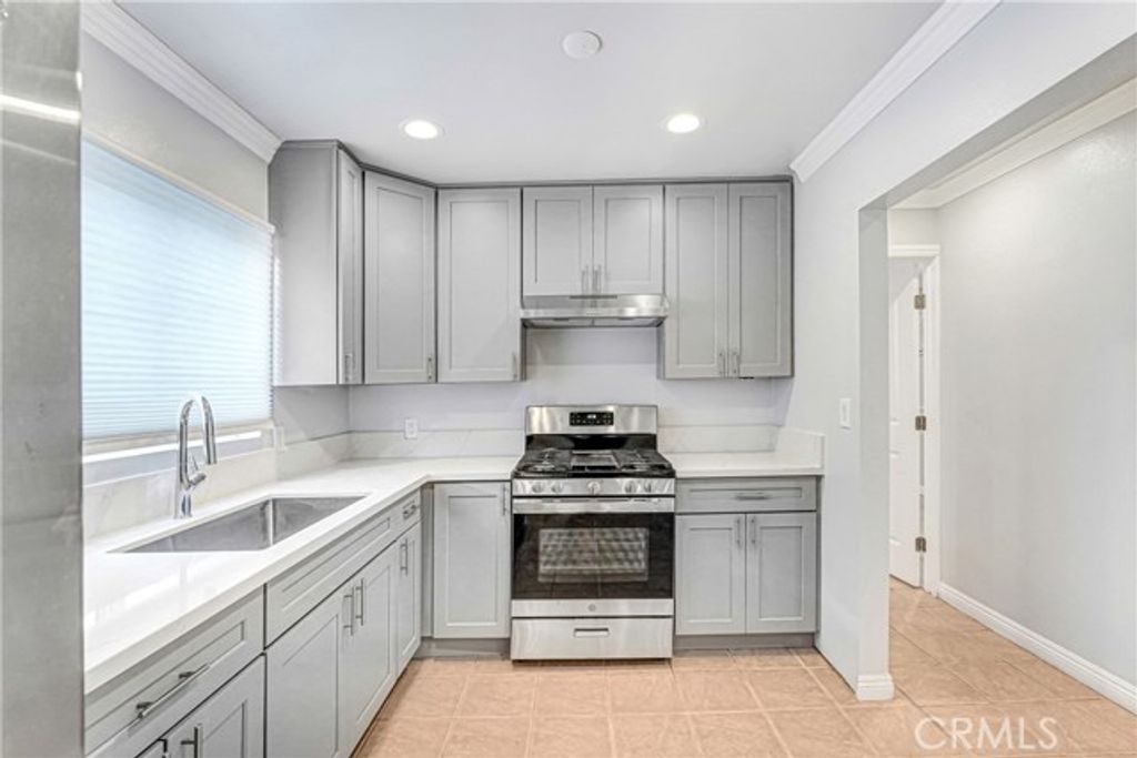 400 W 109th, Los Angeles, CA 90061