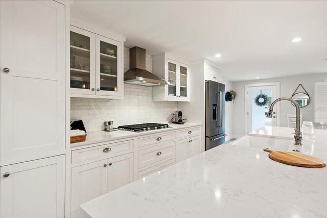 5125 SANDY BEACH AVENUE, Sarasota, FL 34242