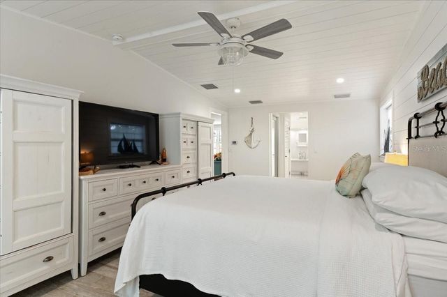5125 SANDY BEACH AVENUE, Sarasota, FL 34242