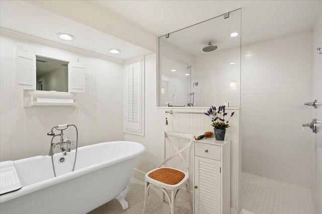 5125 SANDY BEACH AVENUE, Sarasota, FL 34242