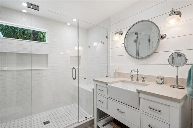 5125 SANDY BEACH AVENUE, Sarasota, FL 34242