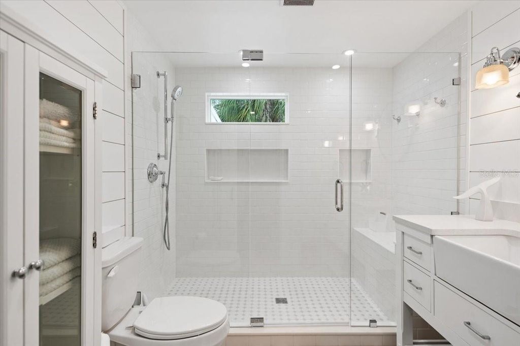 Image 23 of property listing at 5125 SANDY BEACH AVENUE, Sarasota, FL 34242