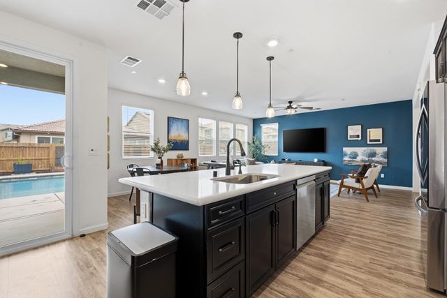 7240 Encore Way, Roseville, CA 95747