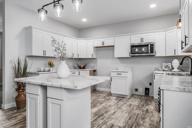 2846 Turnpointe Blvd Unit F, New Haven, IN 46774