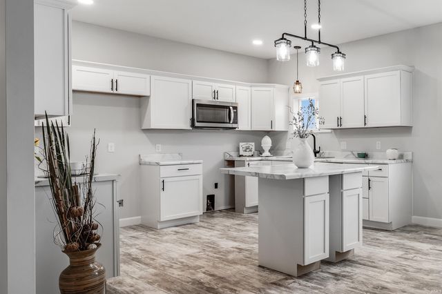 2846 Turnpointe Blvd Unit F, New Haven, IN 46774