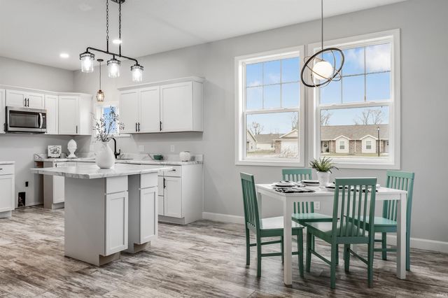 2846 Turnpointe Blvd Unit F, New Haven, IN 46774