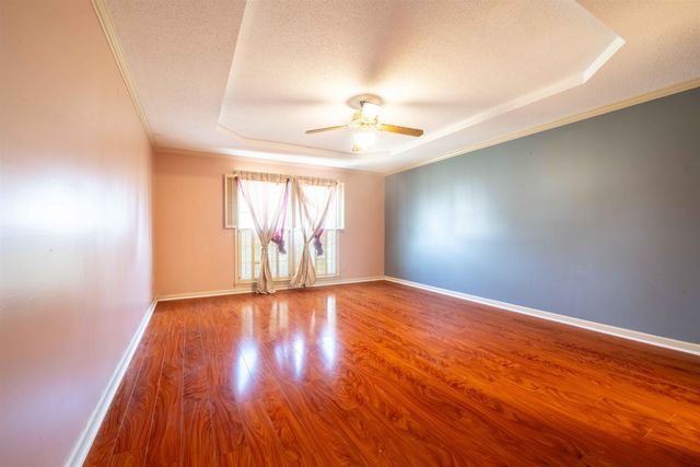 2033 WESTBRIAR DR, Memphis, TN 38016