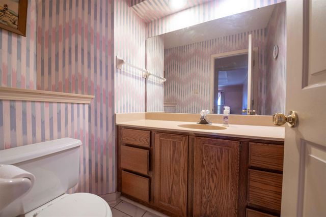 2033 WESTBRIAR DR, Memphis, TN 38016