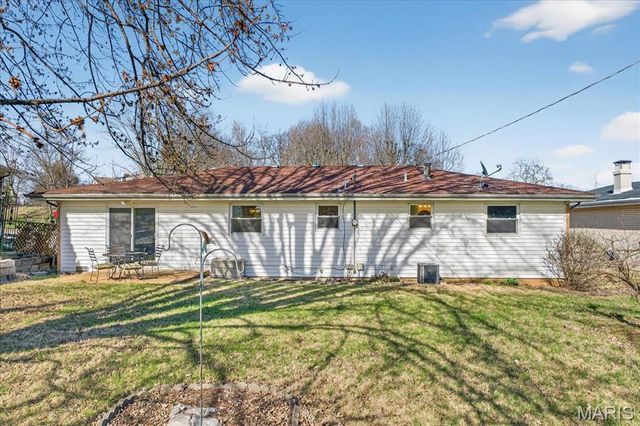 686 Damascus Drive, St Louis, MO 63125