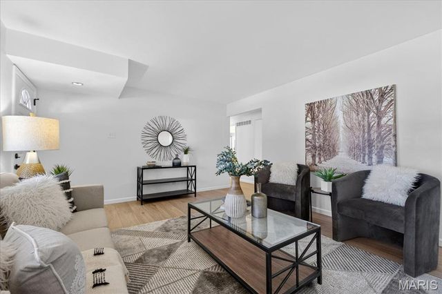 686 Damascus Drive, St Louis, MO 63125