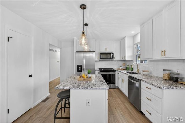 686 Damascus Drive, St Louis, MO 63125