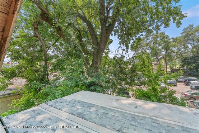 1113 Eaton Court, Lansing, MI 48910