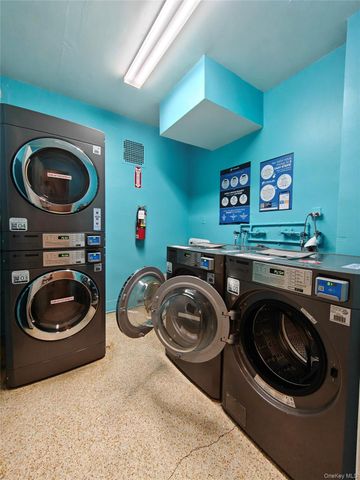 134-54 Maple Avenue 2W, Flushing, NY 11355