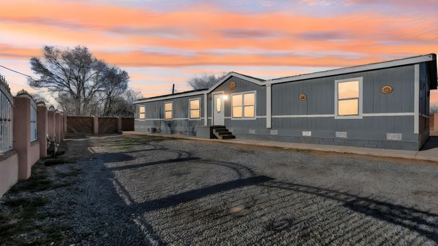 2319 Felicitas Road SW, Albuquerque, NM 87105