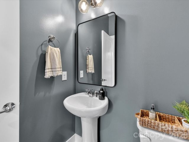 17043 Soho Drive, Charlotte, NC 28204