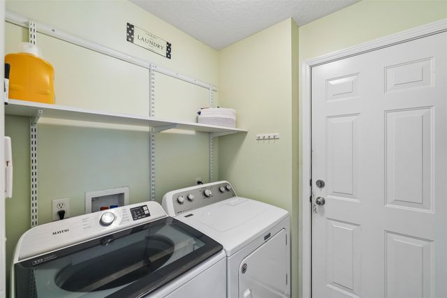 5901 NW 94th Street, Johnston, IA 50131
